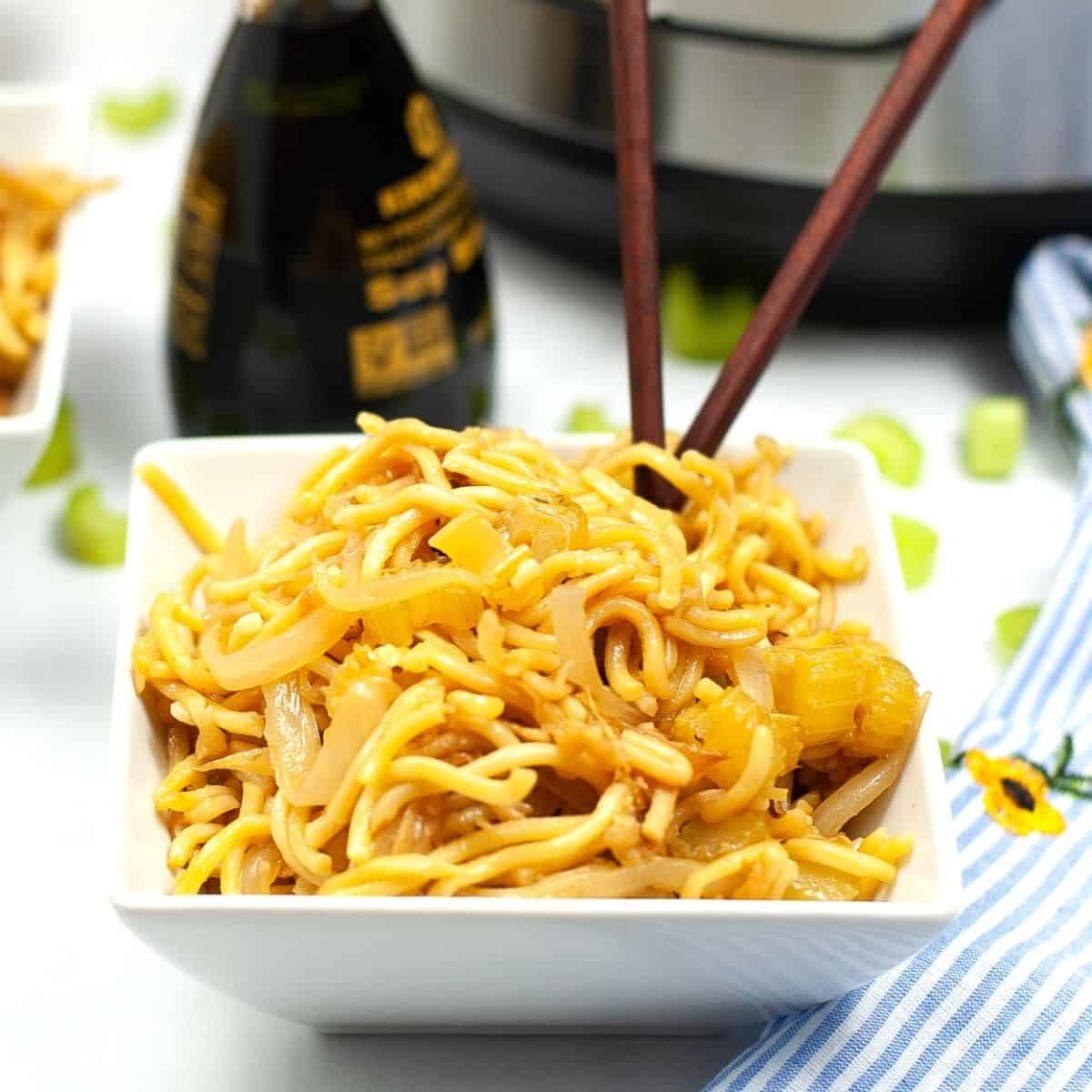 15 Minute Instant Pot Chow Mein, a simple and delicious meal or side recipe made in a pressure cooker. Vegan and Vegetarian.