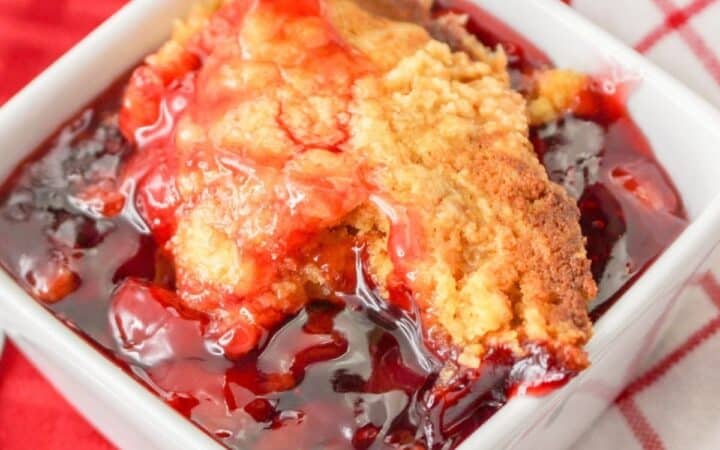 Slow Cooker 3 Ingredient Dump Cake