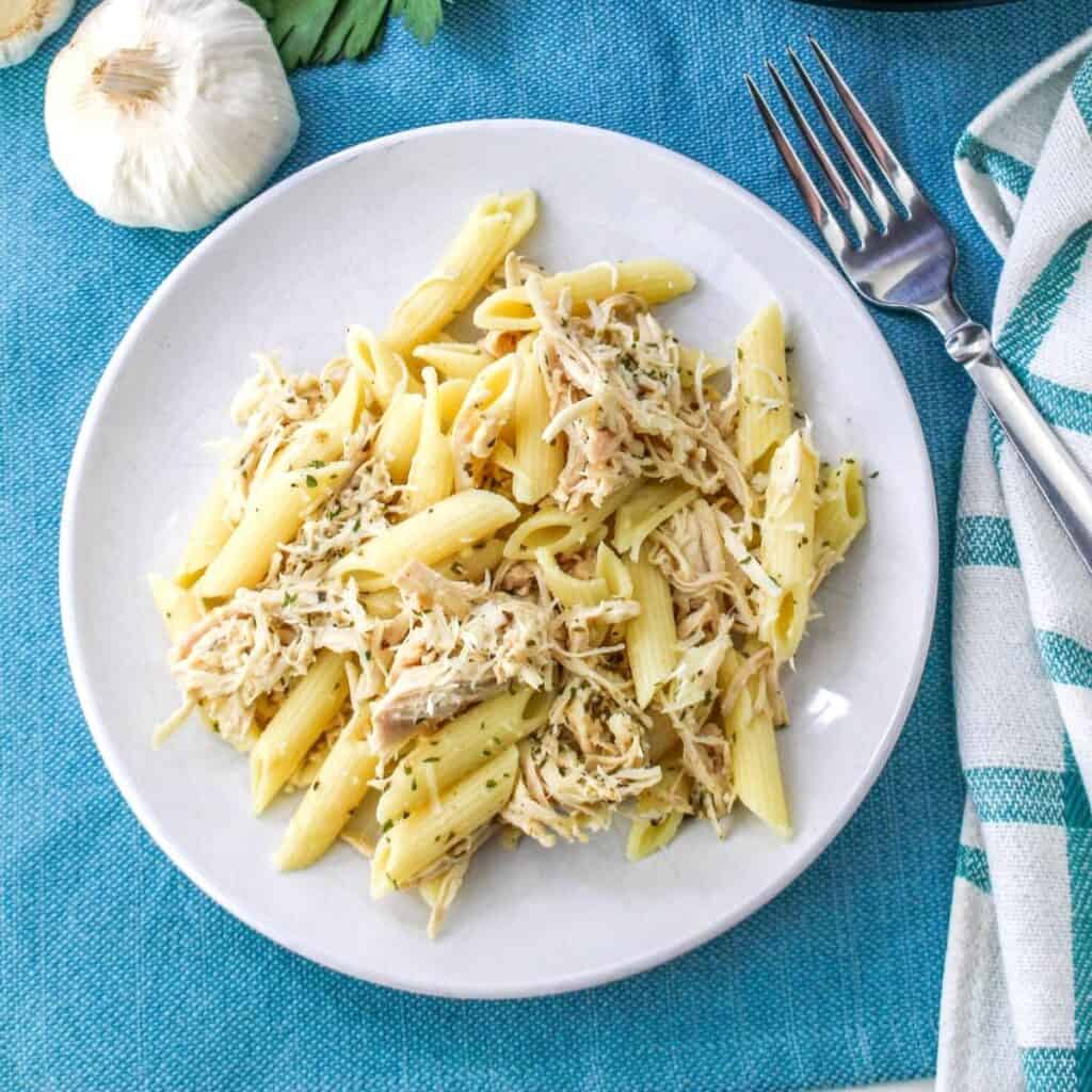 Slow Cooker (Crock Pot) Parmesan Garlic Chicken - theairfryingdiva.com