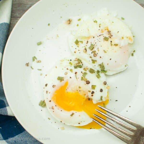 Easy Air Fryer Poached Eggs - theairfryingdiva.com