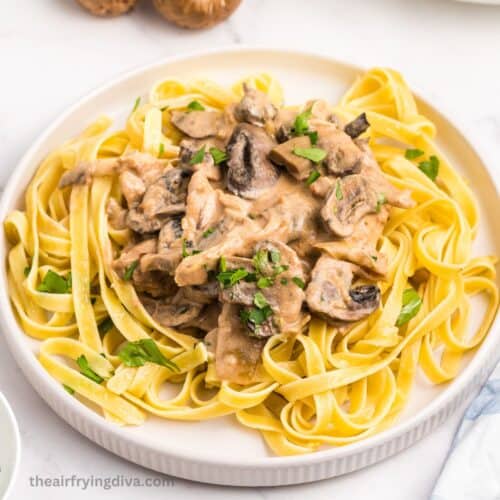 Slow Cooker Chicken Stroganoff