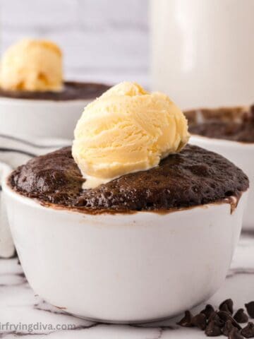 2 Minute Microwave Chocolate Cake