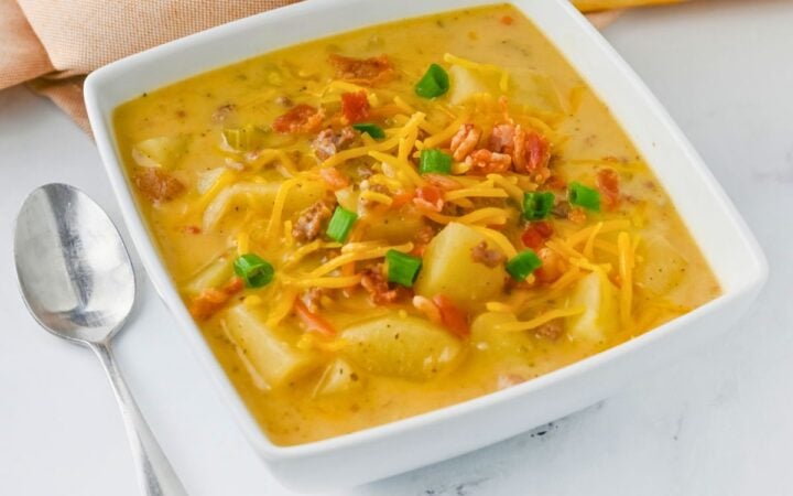 CrockPot Cheeseburger Soup