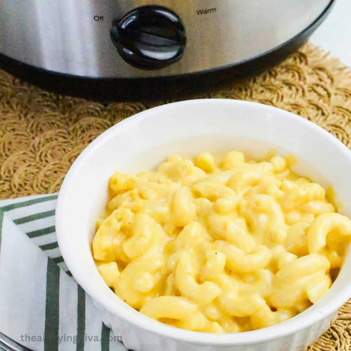 Slow Cooker Velveeta Mac and Cheese, discover this easy, dump-and-go recipe that delivers perfection with zero effort. Perfect for potlucks ! Slow Cooker Velveeta Mac and Cheese, discover this easy, dump-and-go recipe that delivers perfection with zero effort. Perfect for potlucks !