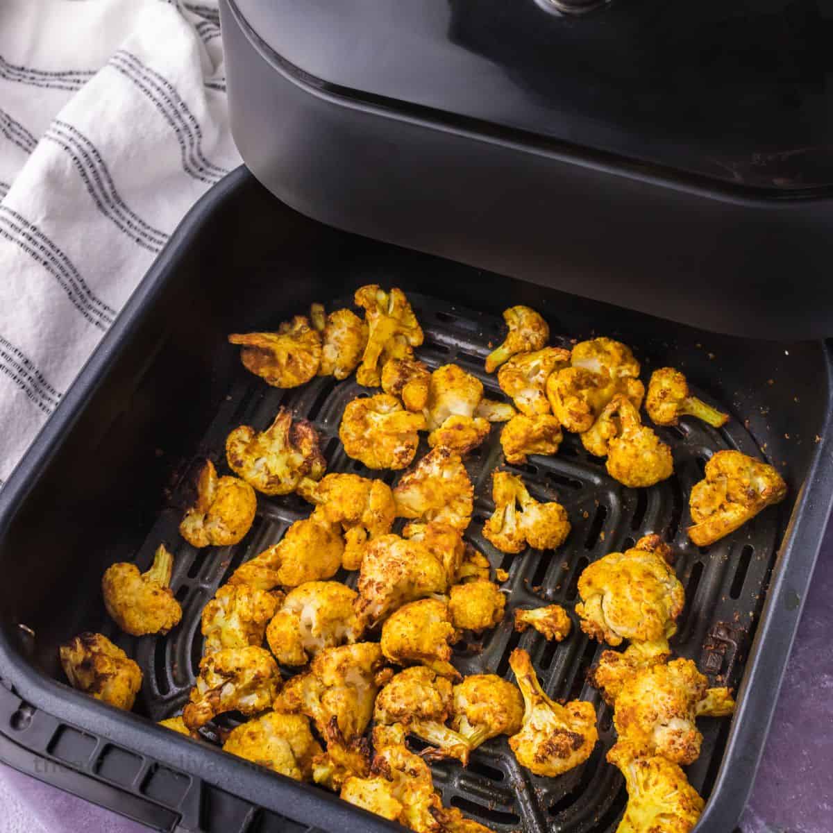 How to Clean and Take Care of Your Air Fryer, maintenance tips to extend its lifespan, and recognize the signs it may be time to replace it. How to Clean and Take Care of Your Air Fryer, maintenance tips to extend its lifespan, and recognize the signs it may be time to replace it.