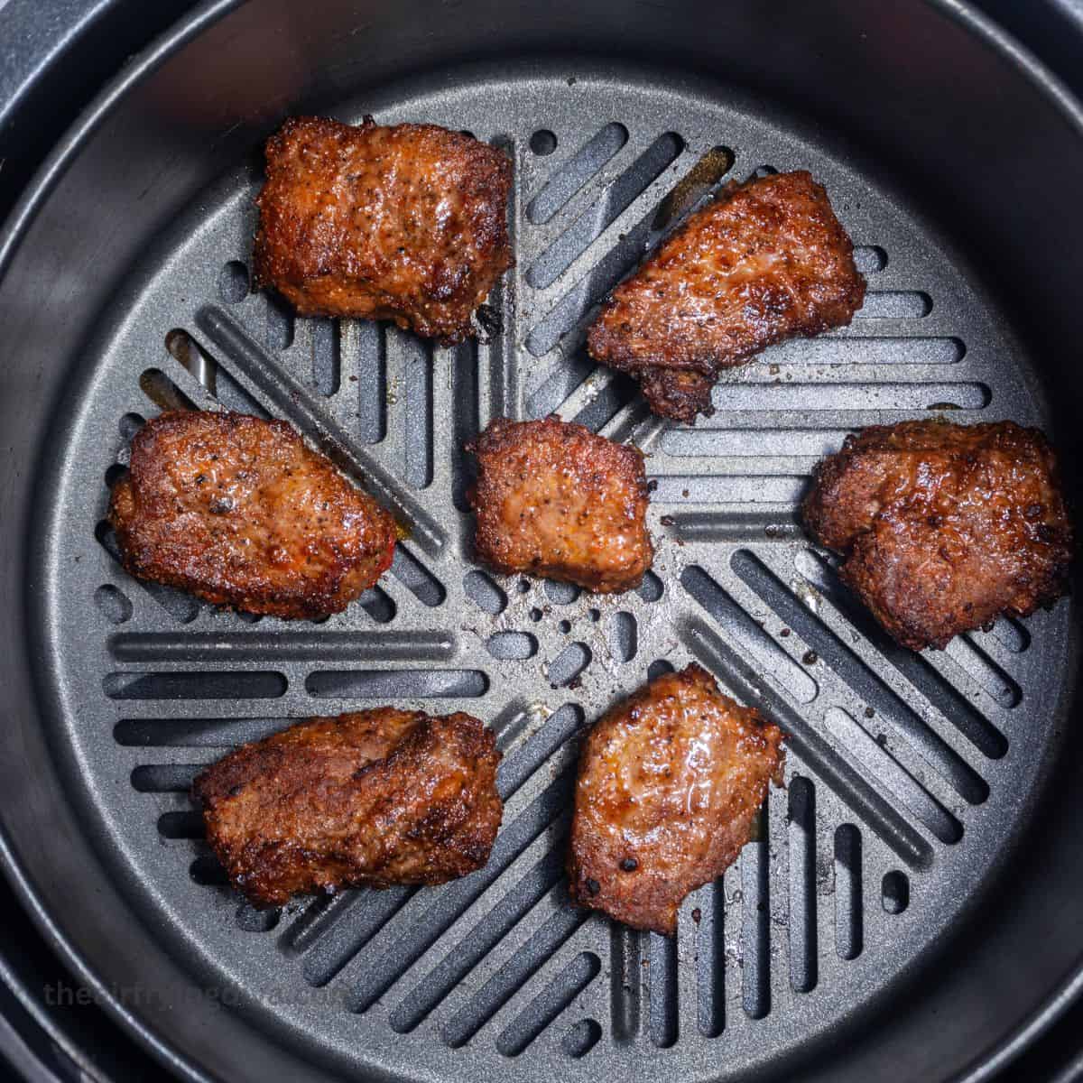 How to Clean and Take Care of Your Air Fryer, maintenance tips to extend its lifespan, and recognize the signs it may be time to replace it. How to Clean and Take Care of Your Air Fryer, maintenance tips to extend its lifespan, and recognize the signs it may be time to replace it.